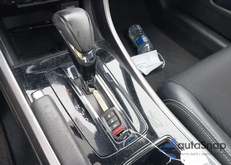 2017 Honda Accord Sport z USA, uszkodzony, nr VIN 1HGCR2F5XHA052342